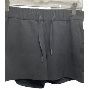 LULULEMON BLACK ELASTIC DRAWSTRING WAIST STRETCH POCKETS SHORTS‎ SIZE 6